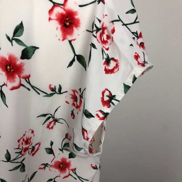 Triple Seven Button Up Front Tie Floral Blouse Large Cap Sleeves - Picture 9 of 14